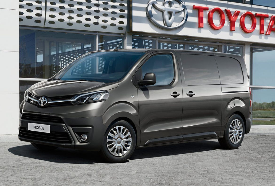 Toyota Proace, tre quarti anteriore -03