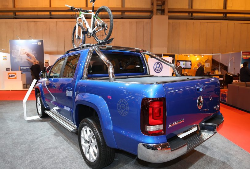 volkswagen-amarok-tre-quarti-posteriore-birmingham-2017