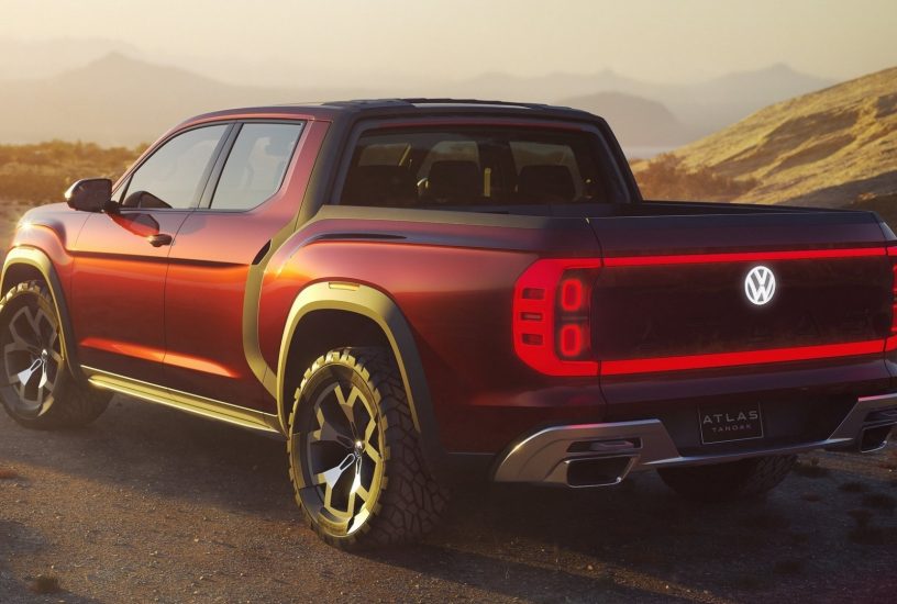 Volkswagen Atlas Tanoak Pickup Concept tre quarti posteriore