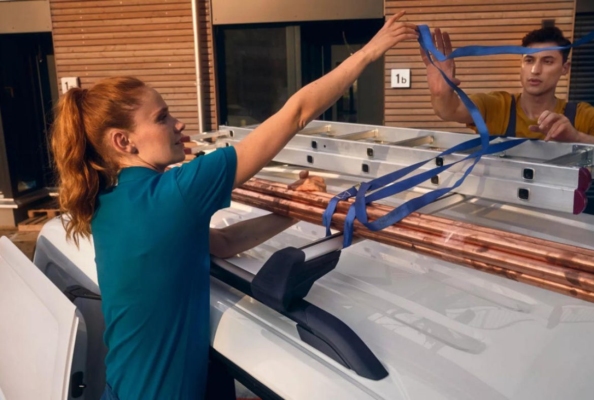 Volkswagen Caddy Cargo, fino a 100 kg di carico sul tetto - 4