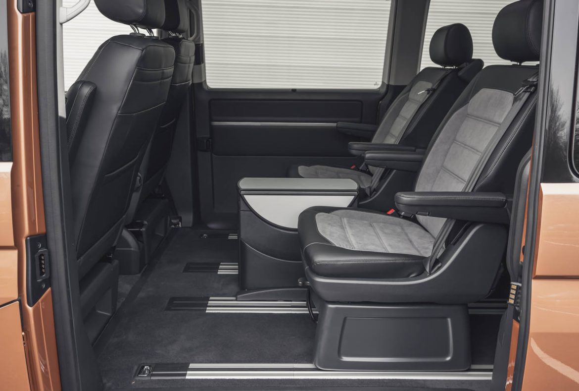 Volkswagen Caravelle - 36