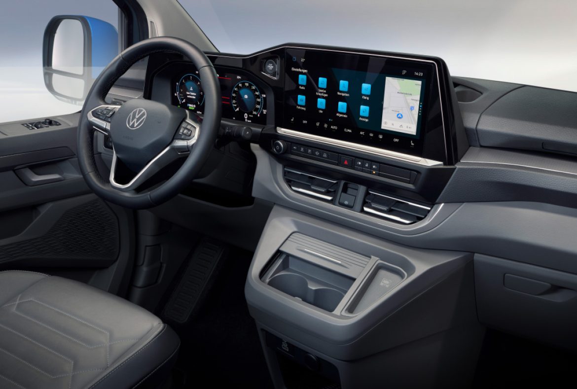 Volkswagen Caravelle T7 2025, interno comandi-09