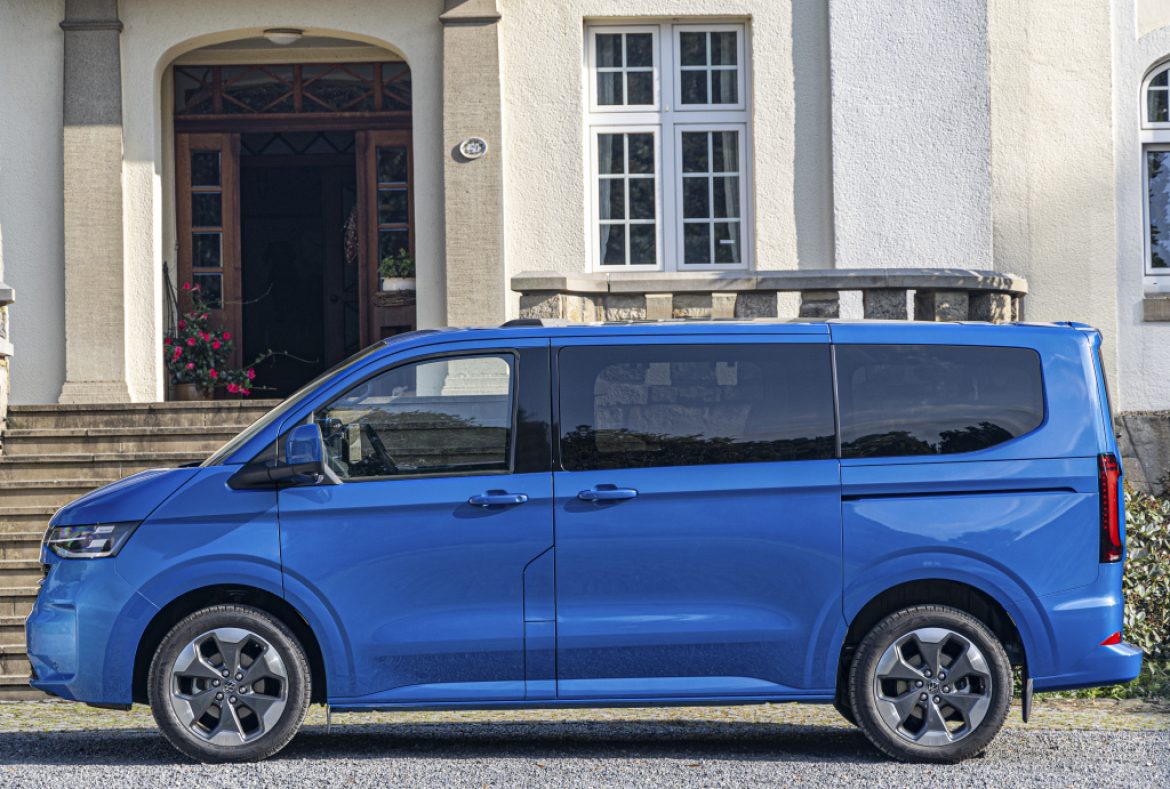 Volkswagen Caravelle T7 2025, laterale-07