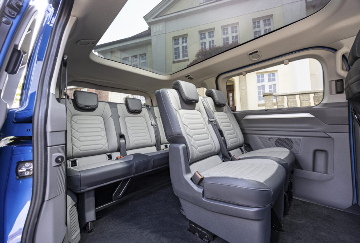 Volkswagen Caravelle T7 2025, sedute posteriori-06