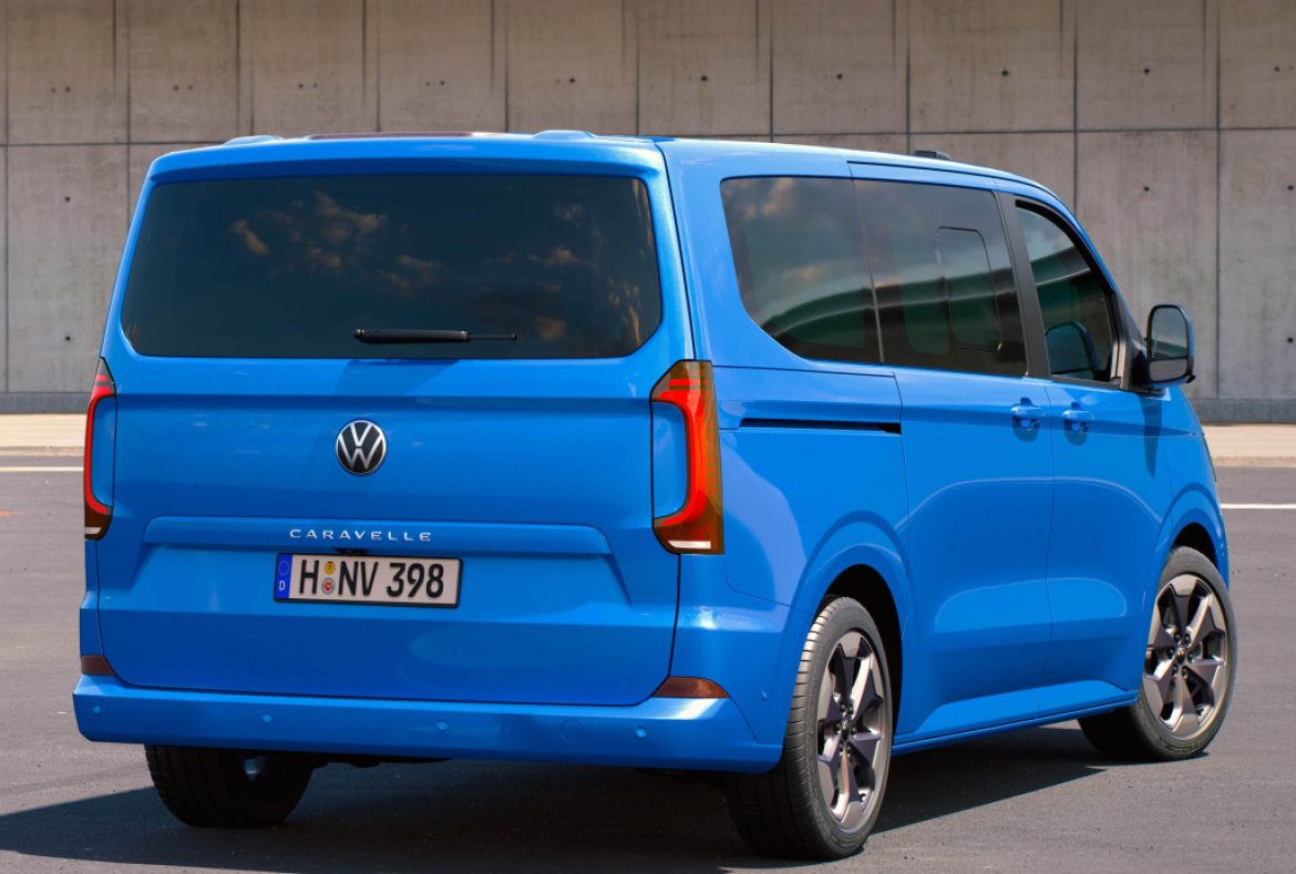 Volkswagen Caravelle T7 2025, tre quarti post-02