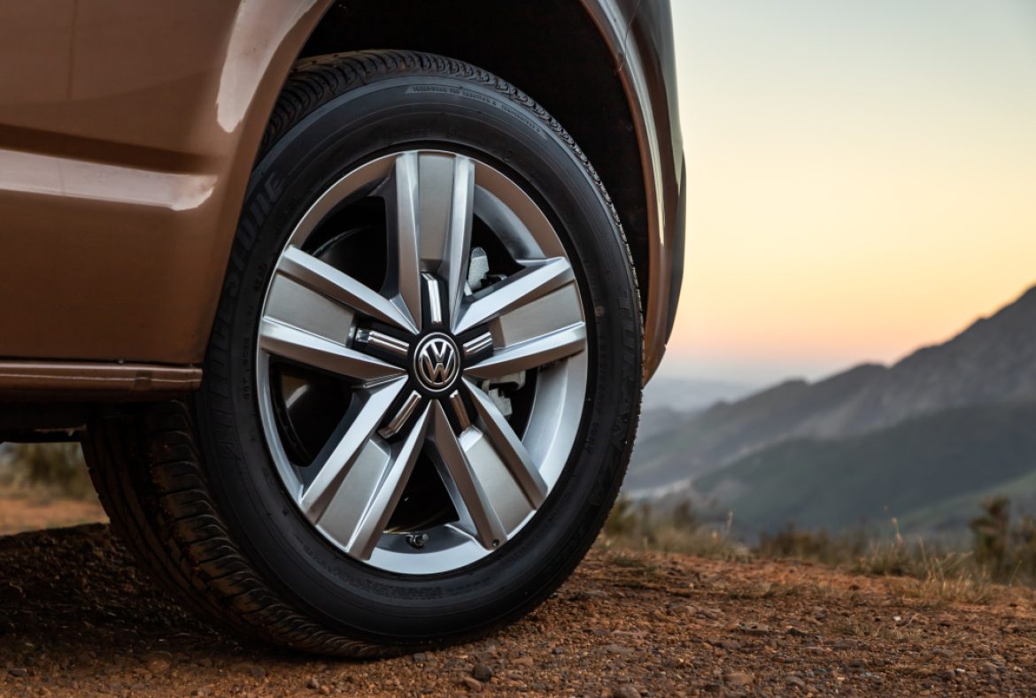 Volkswagen Transporter Kombi dettaglio cerchi lega- 10