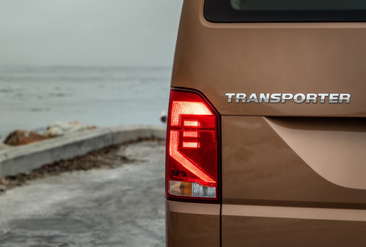 Volkswagen Transporter Kombi logo posteriore- 11
