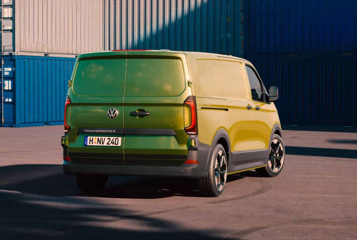 Volkswagen Transporter T7 2024, Tre quarti posteriore-02