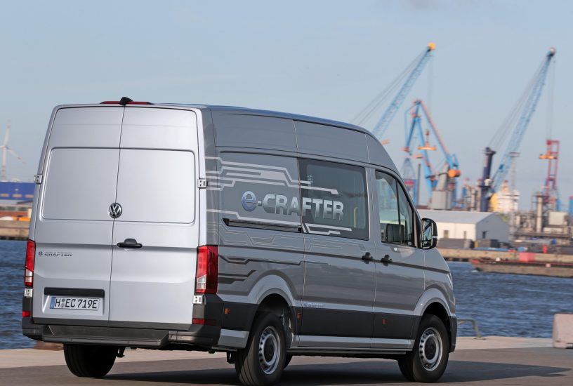 Volkswagen e-Crafter tre quarti posteriore