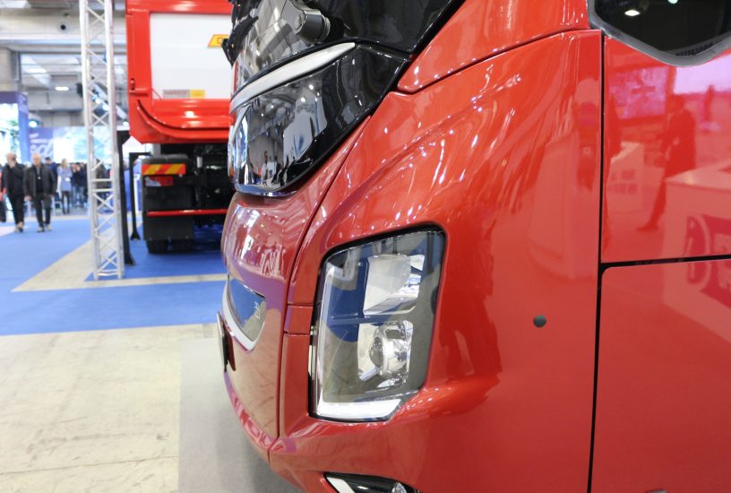 Volvo 9900 Transpotec 2019 faro anteriore