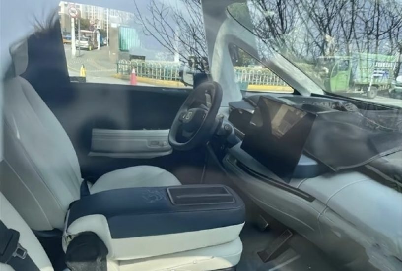 Zeekr-Mix-interior-spyshot-1