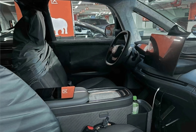 Zeekr-Mix-interior-spyshot-2