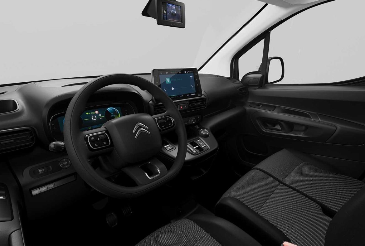citroen e berlingo van interni abitacolo di guida
