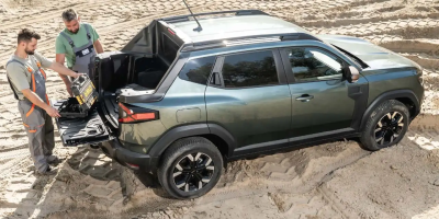 In Romania Dacia Duster 2025 si trasforma in pick-up