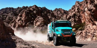 Dakar 2017: Gerard de Rooy fora 2 pneumatici