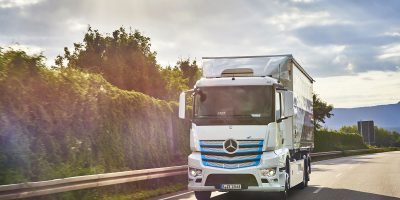 Il confronto tra eActros Mercedes-Benz e filo-camion