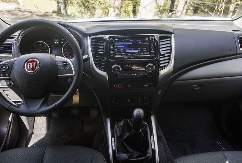 fiat-fullback-doppia-cabina-interni