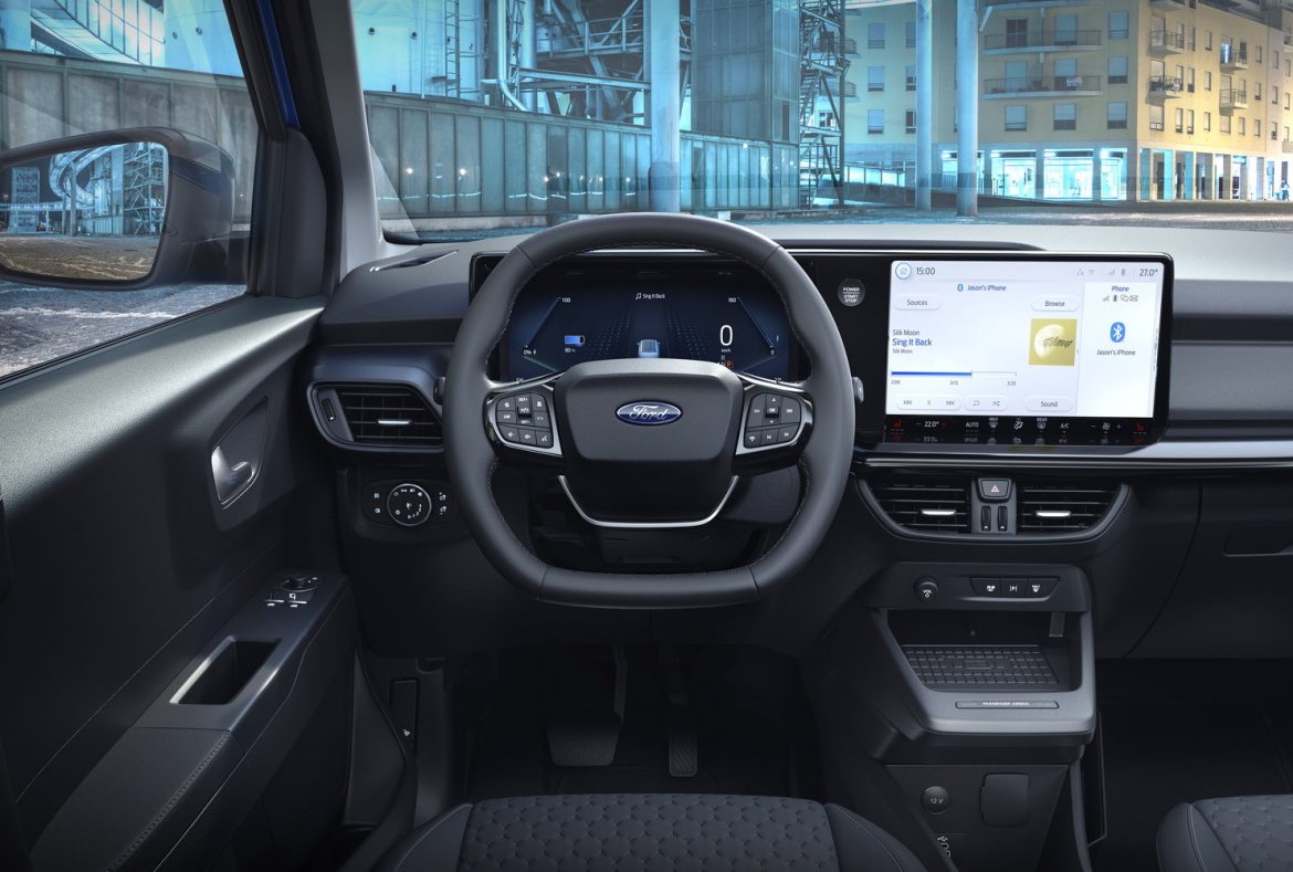 interni comandi nuova Ford E Transit Courier 2024
