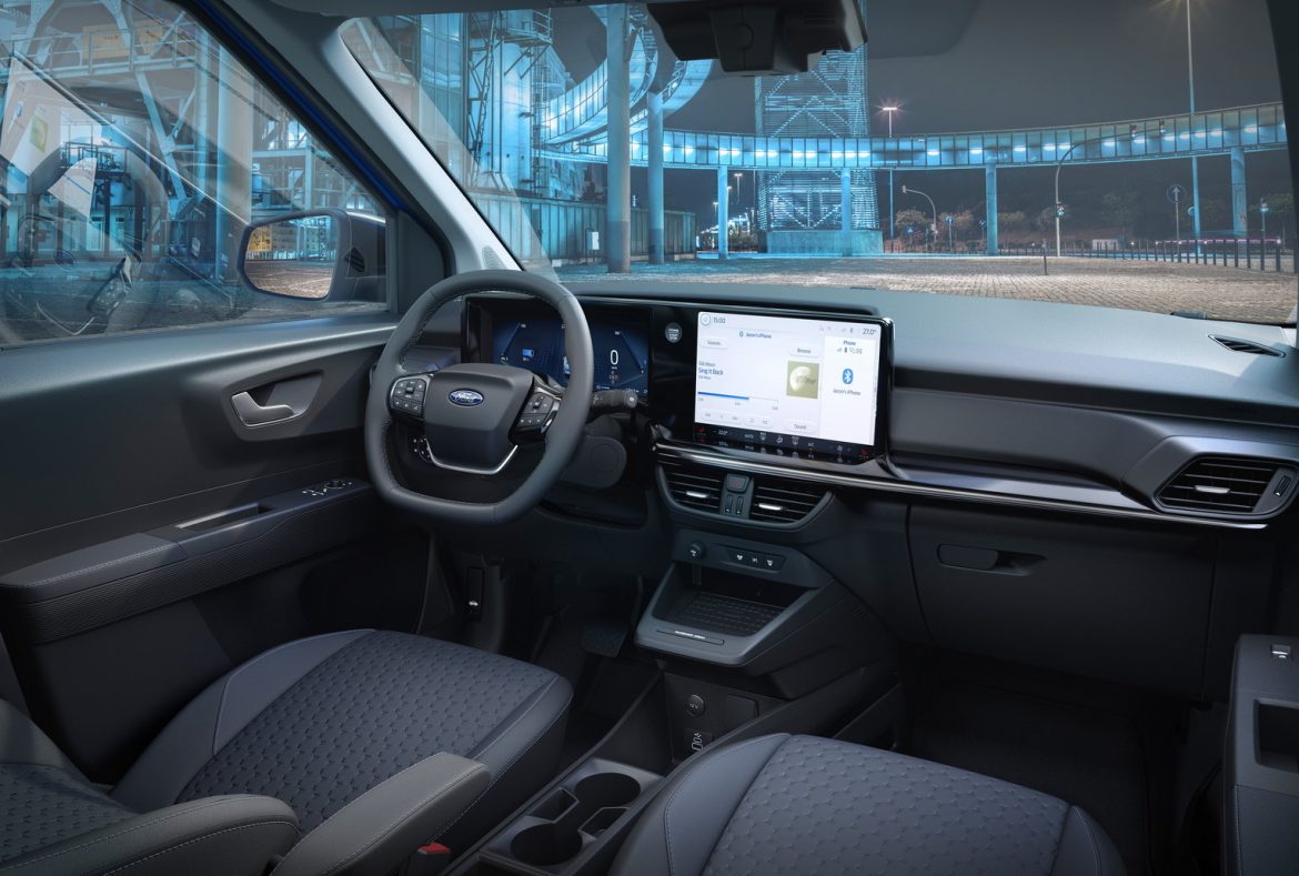 interni della nuova Ford E Transit Courier 2024