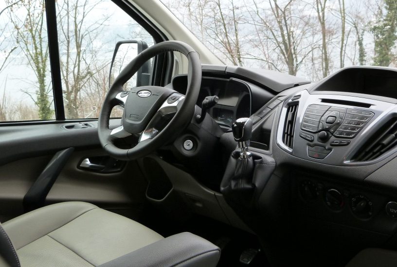 ford-tourneo-custom-interni