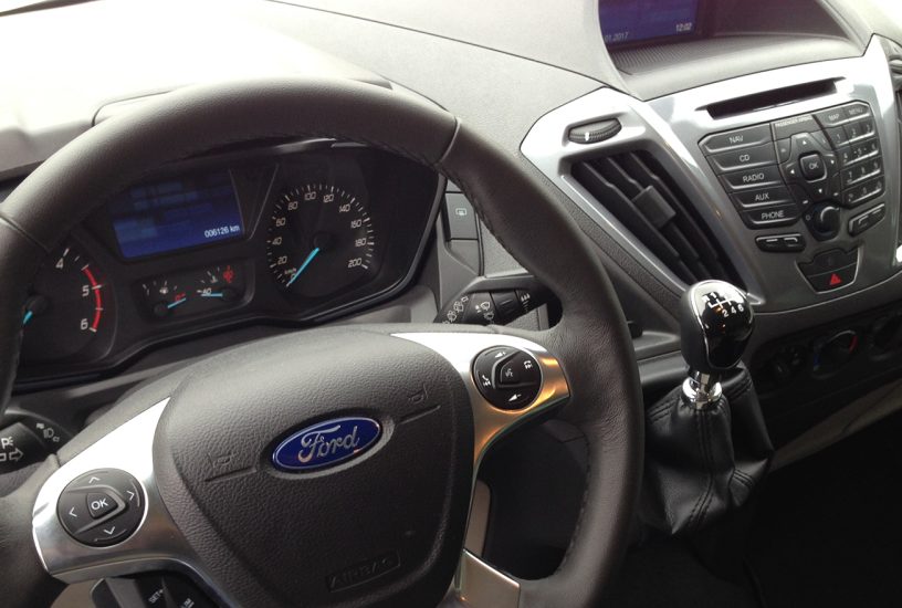 ford-tourneo-custom-posto-guida