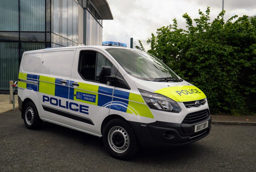 ford-transit-hybrid-plug-in-metropolitan-police