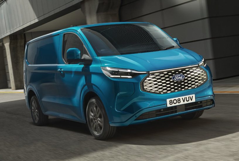 ford-transit_custom_bev-03_V710_Ext_Fr_3_4_Dynamic_V5_2160x1215.jpg.renditions.extra-large