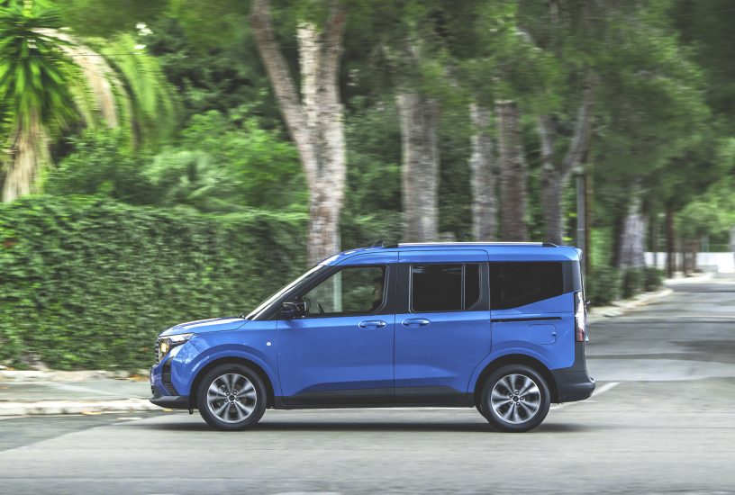 ford_tourneo_courier_43