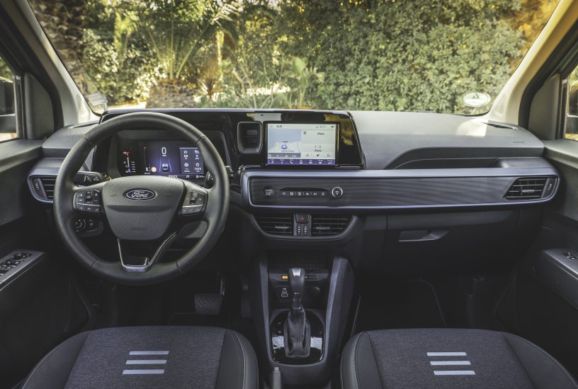 ford_tourneo_courier_active_58