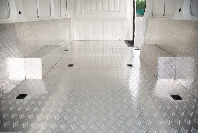 hudson_automotive_furgone_ebold_motor_news_12