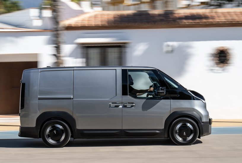 kia-pv5-cargo-steel-grey-dynamic-digital-1920x1080-006