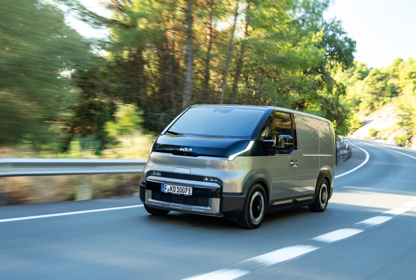 kia-pv5-cargo-steel-grey-dynamic-digital-1920x1080-007