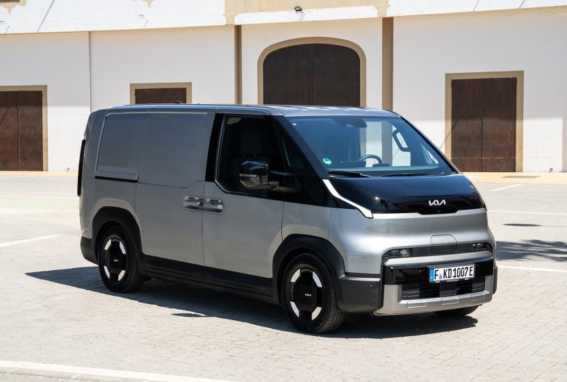 kia-pv5-cargo-steel-grey-static-digital-1920x1080-002