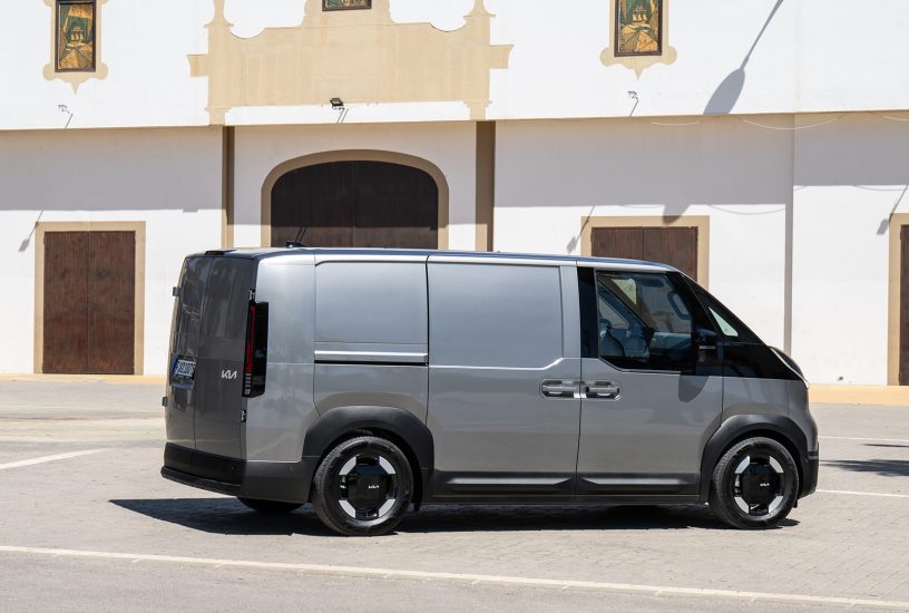 kia-pv5-cargo-steel-grey-static-digital-1920x1080-006