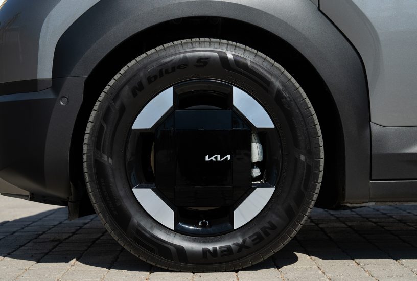 kia-pv5-cargo-steel-grey-static-digital-1920x1080-011