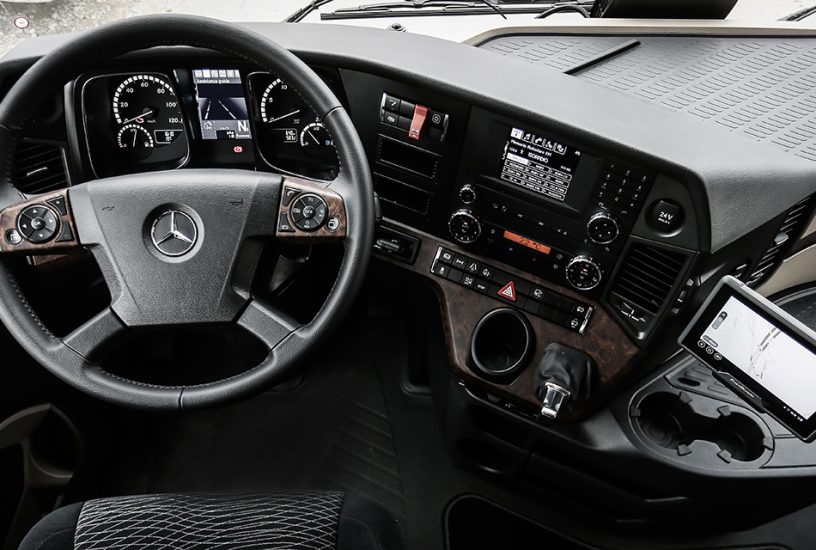 mercedes-actros-interni