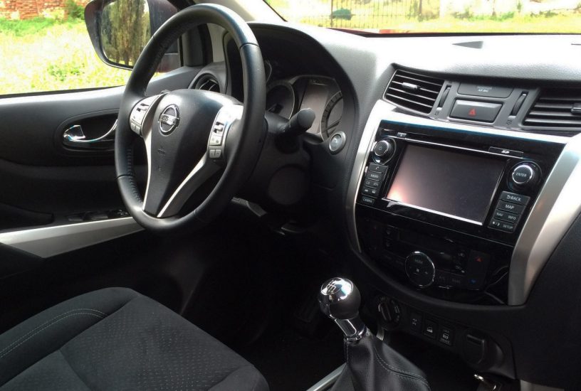 nissan-navada-double-cab-interni