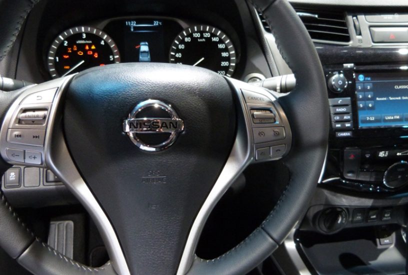 nissan-navara-salone-parigi-2016-strumentazione