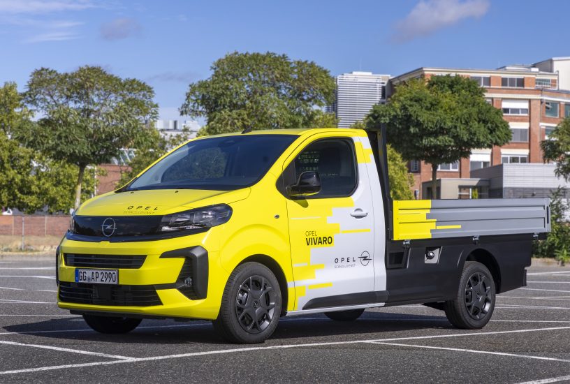 opel-vivaro-flatbed