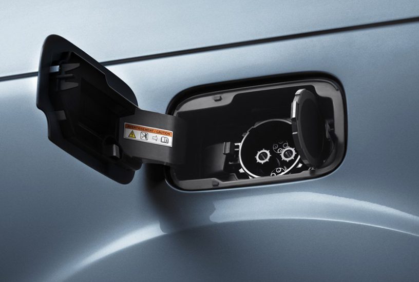 peugeot-partner-tepee-electric-ginevra-2017-tappo-ricarica