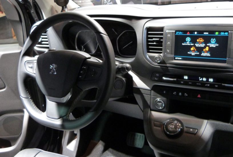 peugeot-traveller-salone-di-parigi-2016-posto-guida