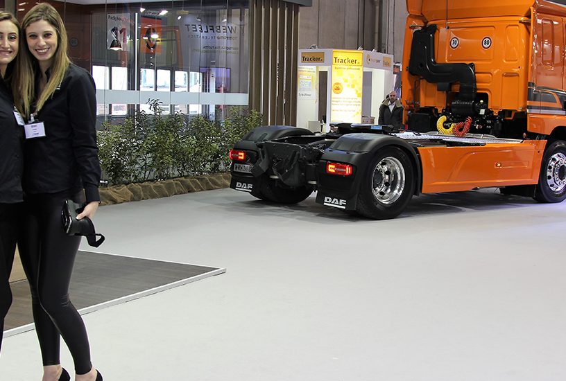 ragazza-sexy-salone-transpotec-2017-2