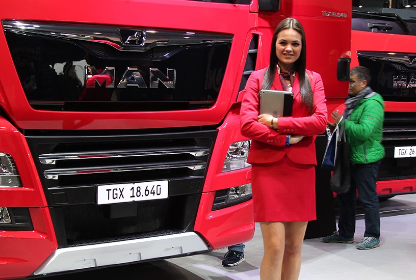 ragazza-sexy-salone-transpotec-2017-9