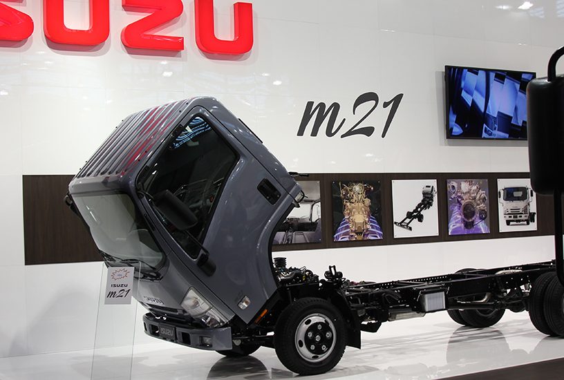 stand-isuzu-transpotec-2017