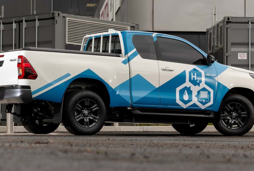 toyota-hydrogen-fuel-cell-electric-hilux--prototipo (10)