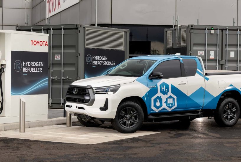 toyota-hydrogen-fuel-cell-electric-hilux--prototipo (11)