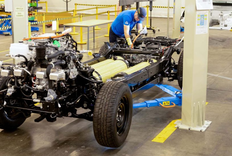 toyota-hydrogen-fuel-cell-electric-hilux--prototipo (5)