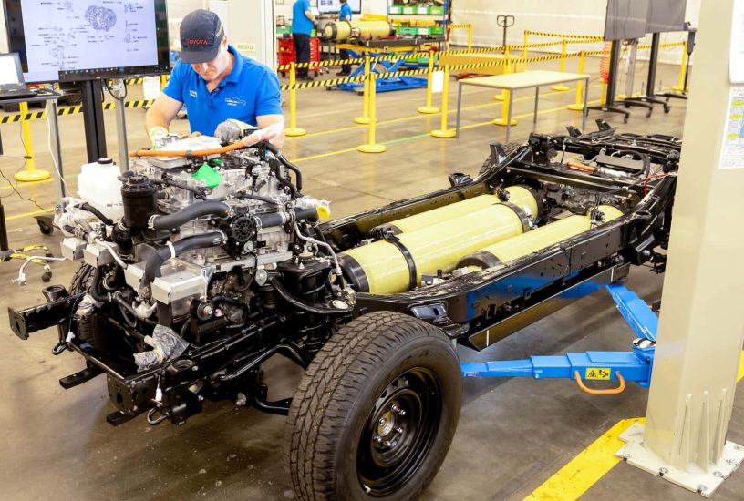 toyota-hydrogen-fuel-cell-electric-hilux--prototipo (6)