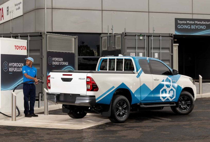 toyota-hydrogen-fuel-cell-electric-hilux--prototipo (9)