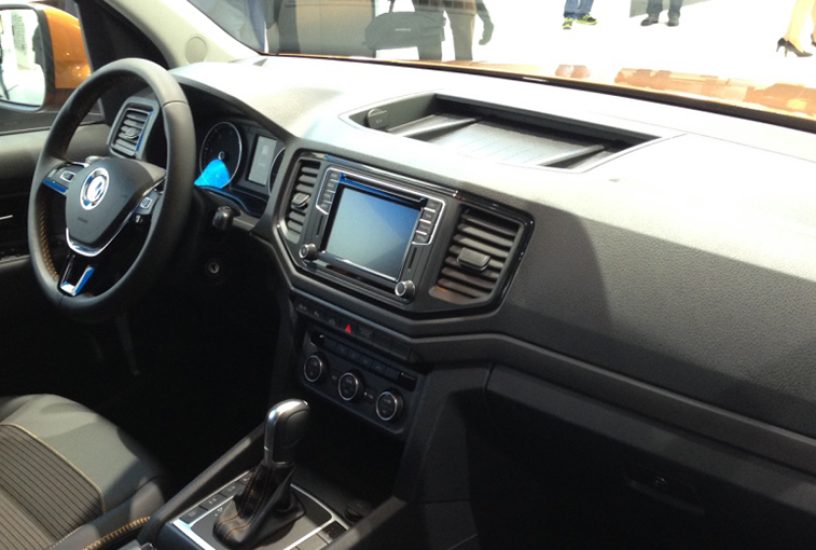 volkswagen-amarok-interni-hannover-2016